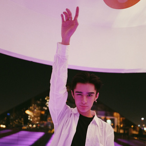 小心🐤戳进老师🍑里面动漫
